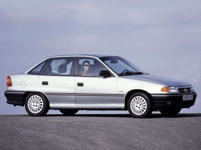 Opel Astra Fsedan 1.7 TDS MT (1992–1994)