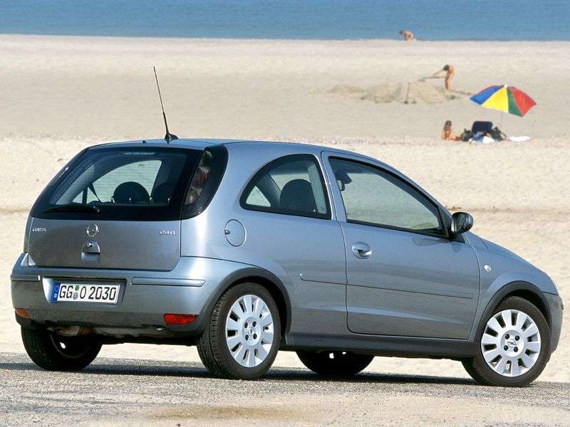 Opel Corsa C [zmiana stylizacji] hatchback 3 drzwiowy. 1,2 mln ton (2003 2004)