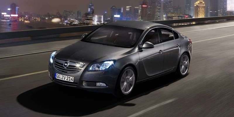 Opel Insignia 1. generacji 5 drzwiowy liftback 2.0 DTH AT Cosmo (2009 obecnie)