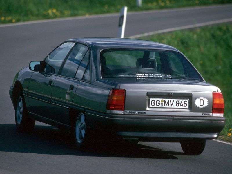 Opel Omega Asedan 1.8 MT (1987–1990)