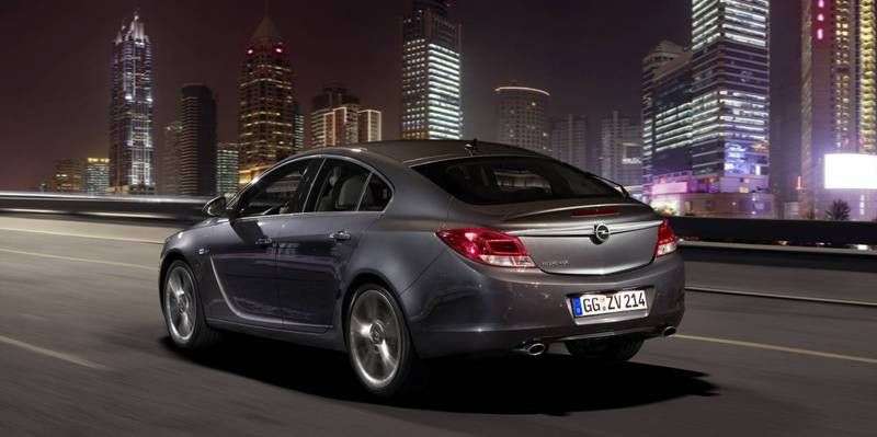 Opel Insignia 1. generacji 5 drzwiowy liftback 2.0 Turbo AT Elegance (2009 obecnie)