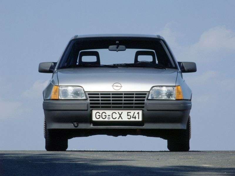 Opel Kadett Ehatchback 3 drzwiowy 1,4 MT (1990 1991)
