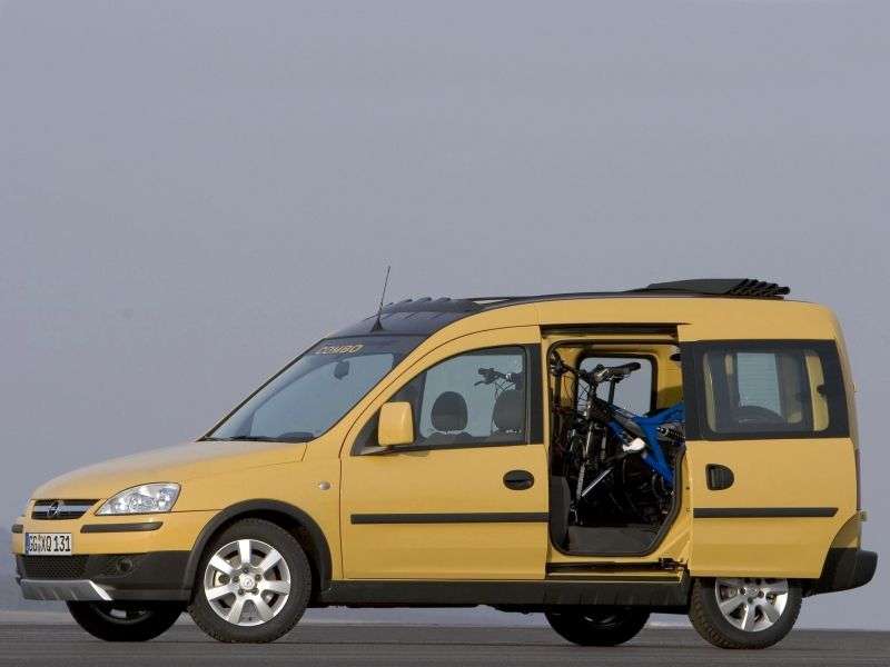 Opel Combo C [restyling] Tour Tramp minivan 5 dv. 1.4 MT (2005–2011)