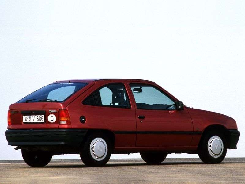 Opel Kadett Ehatchback 3 drzwiowy 1,4 MT (1990 1991)