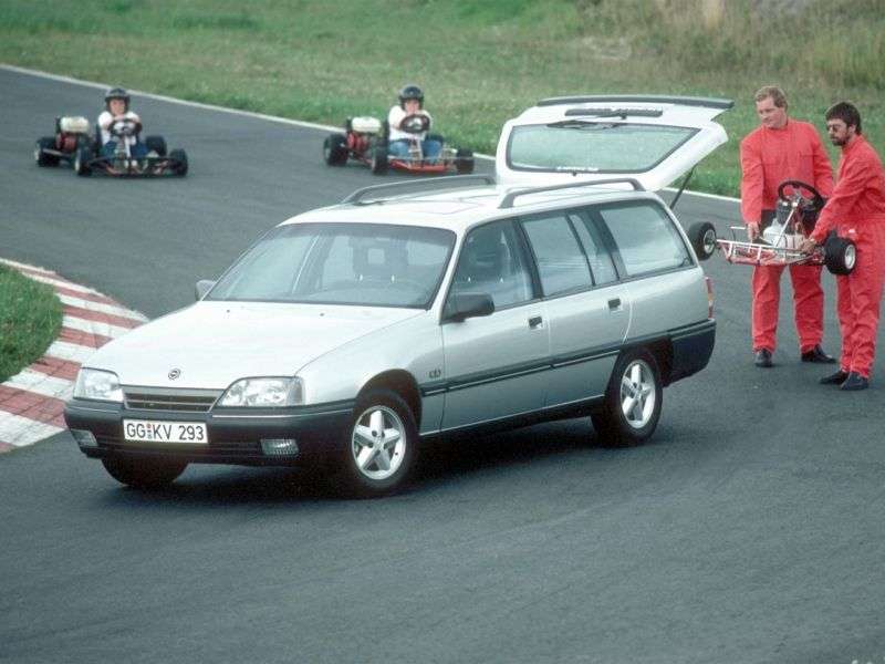 Opel Omega Awagon 2.0 MT (1986 1990)
