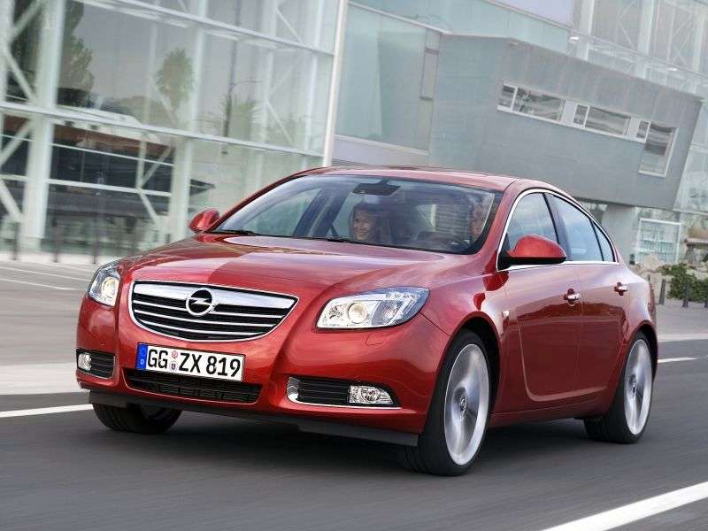 Opel Insignia 4 drzwiowy sedan pierwszej generacji 2.0 DTH AT Cosmo (2009 obecnie)
