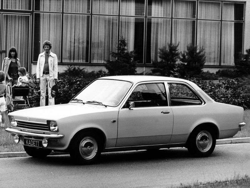 Opel Kadett Csedan 2 drzwiowy 1,1 mln t (1972–1979)