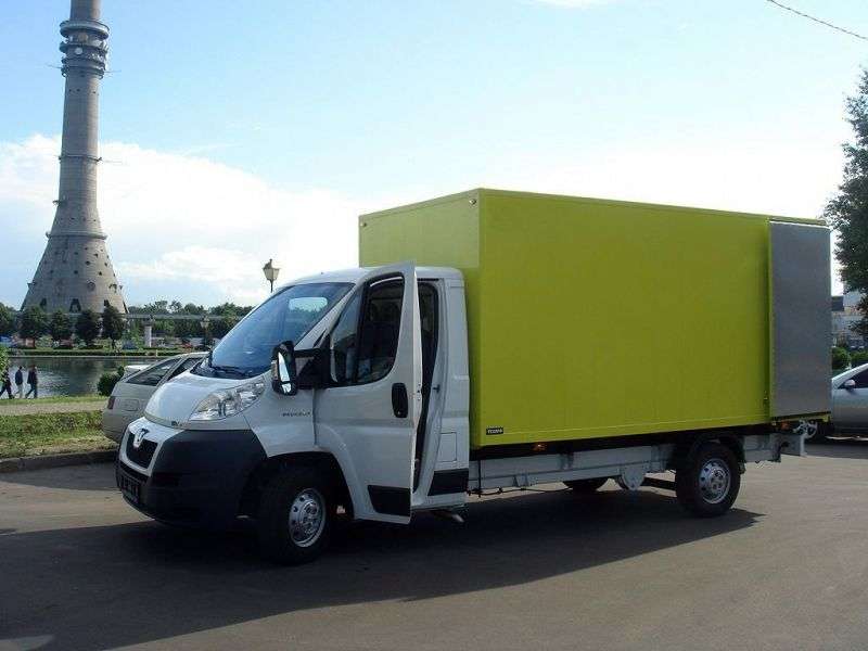 Peugeot Boxer 2nd generation ChCa 440 L4 2.2 chassis HDI MT Basic (2006 – n.)