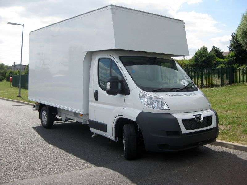 Peugeot Boxer 2nd generation ChCa 440 L4 2.2 chassis HDI MT Basic (2006 – n.)