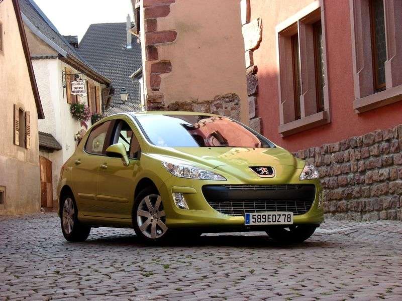 Peugeot 308 5 drzwiowy hatchback pierwszej generacji 1,6 mln ton (2008 2010)