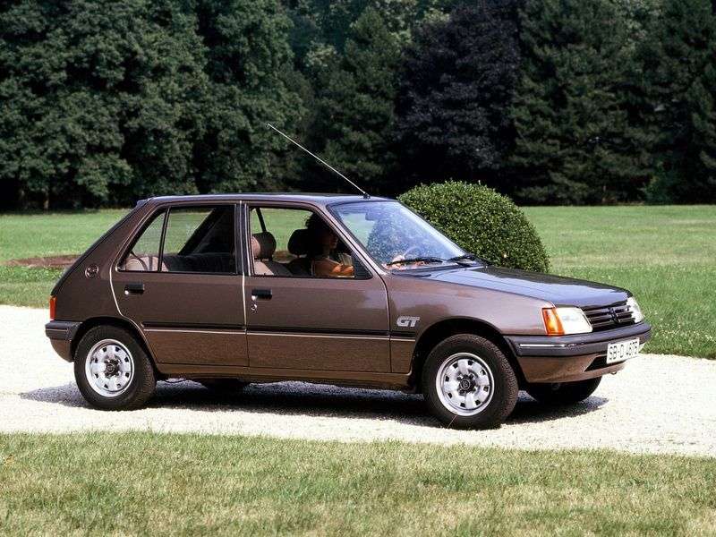 Peugeot 205 pierwszej generacji 5 drzwiowy hatchback 1,0 MT (1983 1998)
