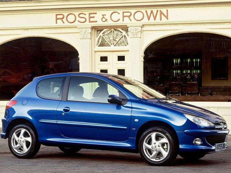 Peugeot 206 hatchback pierwszej generacji 3 drzwiowy 1,1 mln ton (1998 2002)