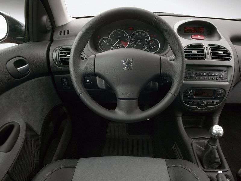 Peugeot 206 1st generation hatchback 3 dv. 1.6 MT (1998–2002)