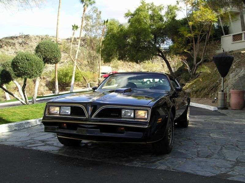 Pontiac Firebird 2. generacja [trzecia zmiana stylizacji] Trans Am Black Special Edition T Roof targa 2 drzwiowa. 6,6 mln ton (1978 1978)