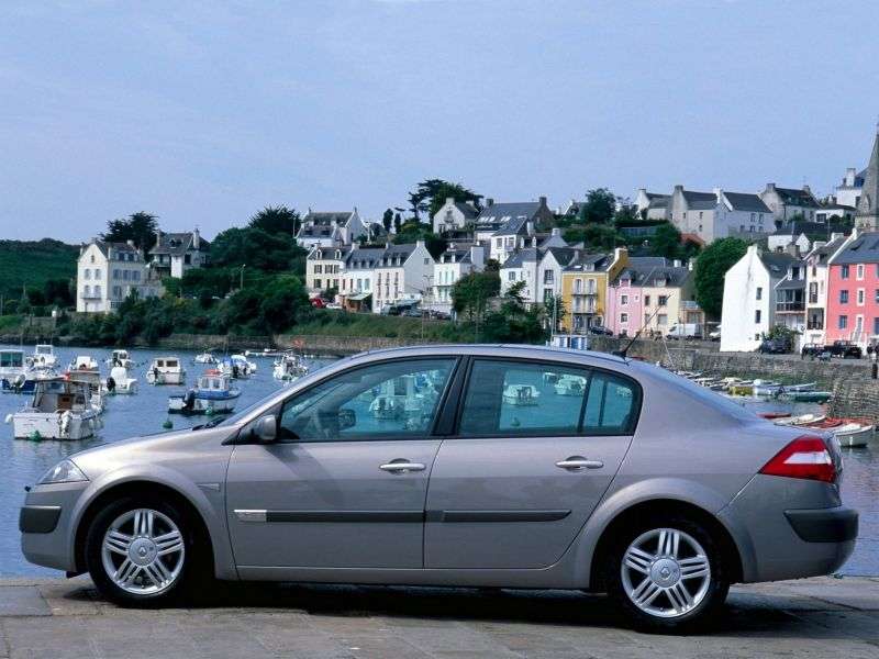Renault Megane 2nd generation sedan 1.9 dCi MT (2003–2005)