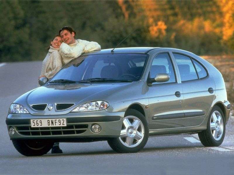 Renault Megane 1.generacji [zmiana stylizacji] hatchback 1.8 MT (2000 2002)