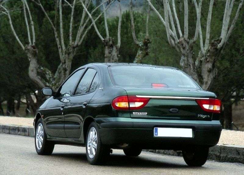 Renault Megane 1.generacja [zmiana stylizacji] Classic Sedan 1.4 MT (1999 2003)