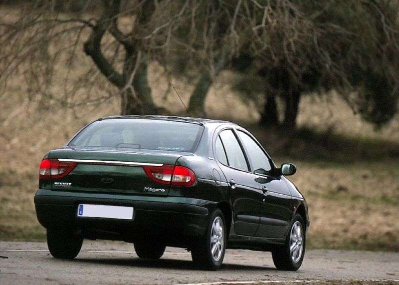 Renault Megane 1.generacja [zmiana stylizacji] Classic Sedan 1.4 MT (1999 2003)