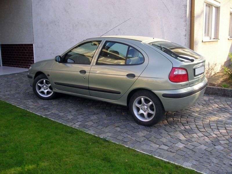 Renault Megane 1.generacja [zmiana stylizacji] hatchback 1.9 dTi MT (1999 2000)