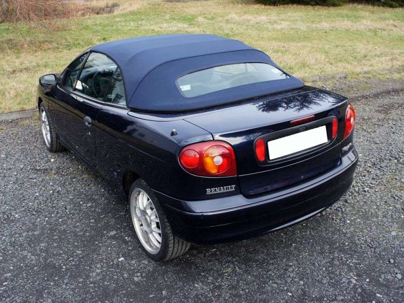 Renault Megane 1st generation [restyling] 2.0 MT convertible (2001–2003)