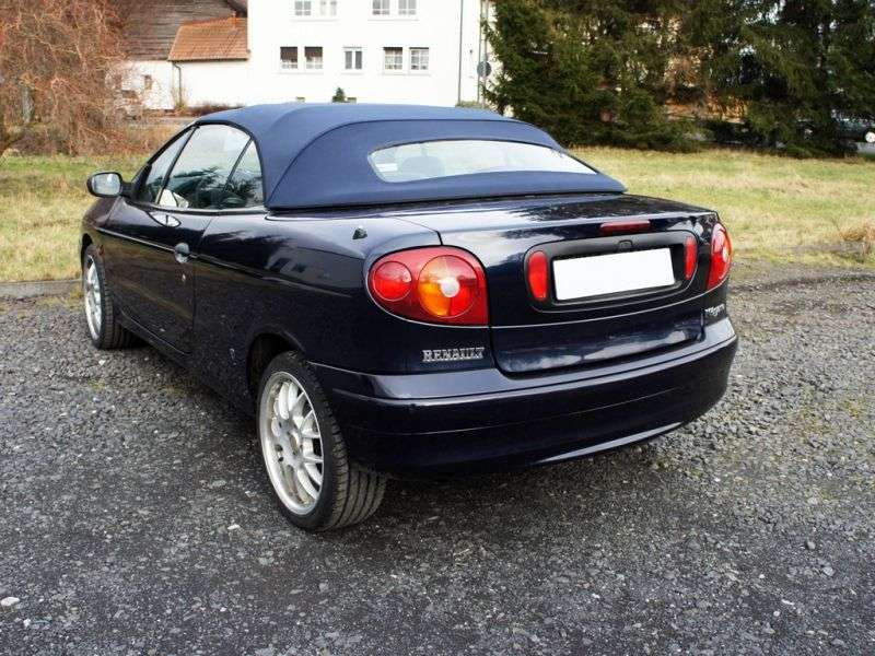 Renault Megane 1st generation [restyling] 2.0 MT convertible (2001–2003)