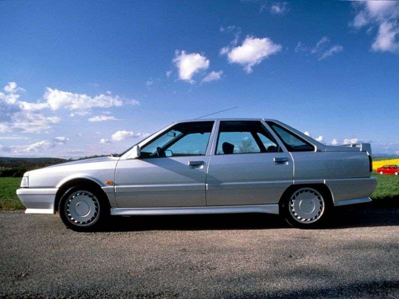 Renault 21 1. generacji [zmiana stylizacji] sedan 2.0 T MT Quadra (1990 1993)