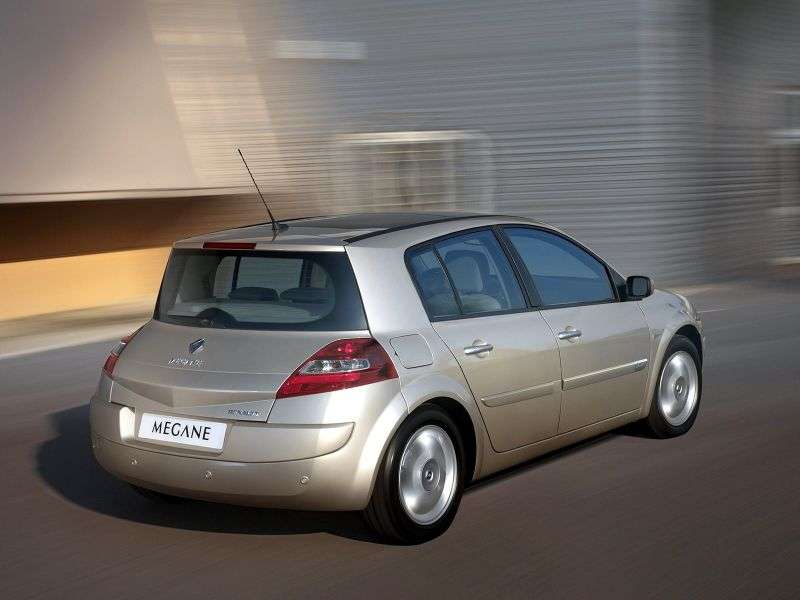 5 drzwiowy hatchback Renault Megane drugiej generacji [zmiana stylizacji]. 1,6 MT (2006 2008)