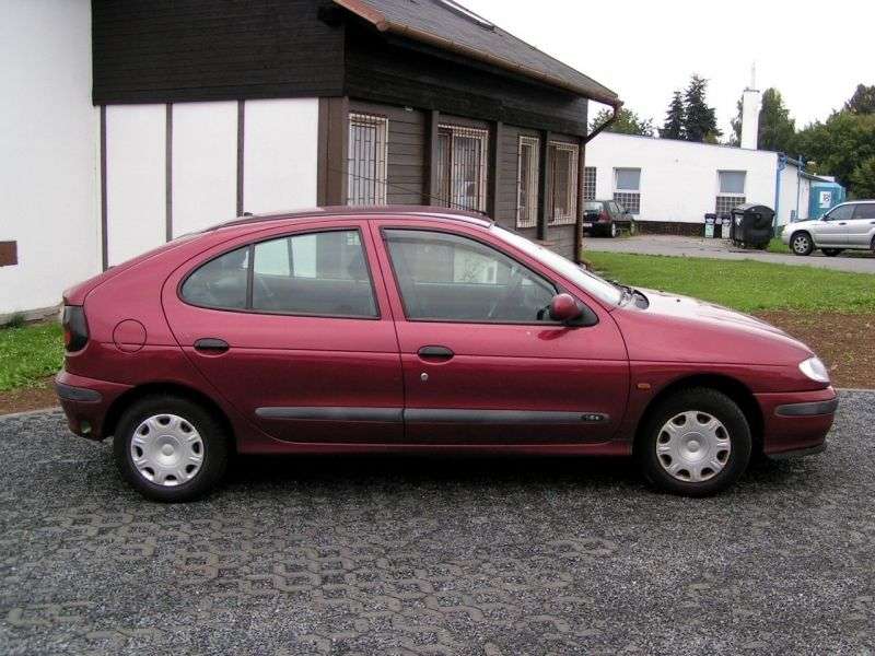 Renault Megane hatchback 1.generacji 1.6 MT (1995 1999)