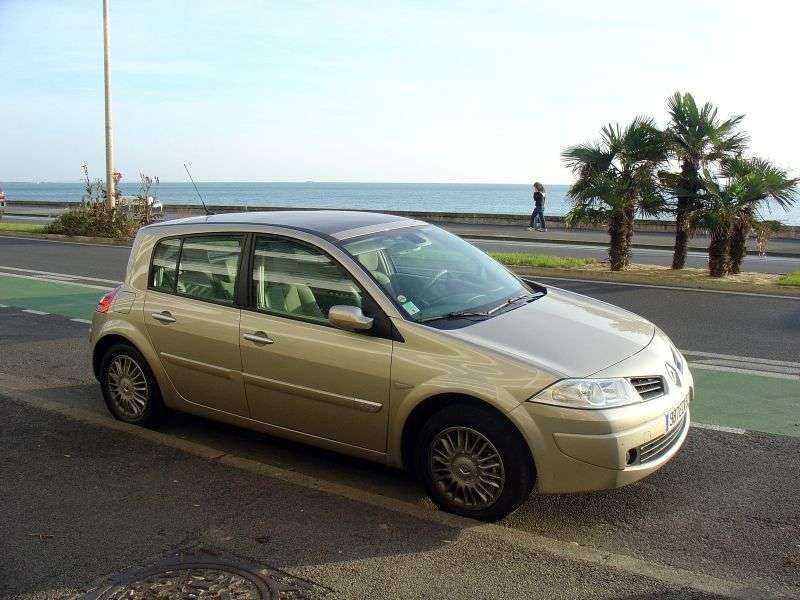 5 drzwiowy hatchback Renault Megane drugiej generacji [zmiana stylizacji]. 1.9 dCi MT (2006 2008)