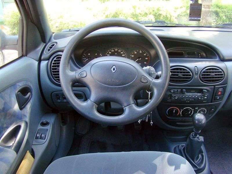 Renault Megane 1st generation hatchback 1.9 dTi MT (1997–1999)