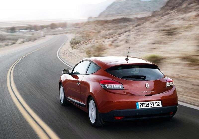 Renault Megane trzeciej generacji [zmiana stylizacji] hatchback 3 drzwiowy. 2.0 CVT Privilege (2012 obecnie)