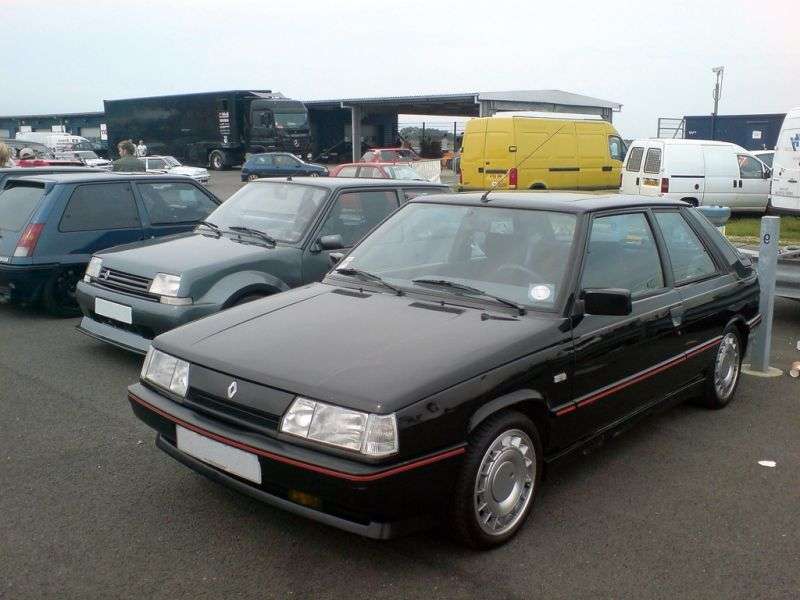 Renault 11 hatchback drugiej generacji 3 drzwiowy 1,2 MT (1986 1989)