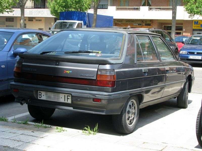 Renault 11 2nd generation hatchback 5 dv. 1.6 D MT (1986–1989)