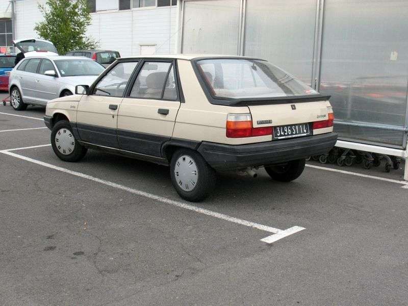 Renault 11 5 drzwiowy hatchback pierwszej generacji 1,7 mln ton (1983 1986)