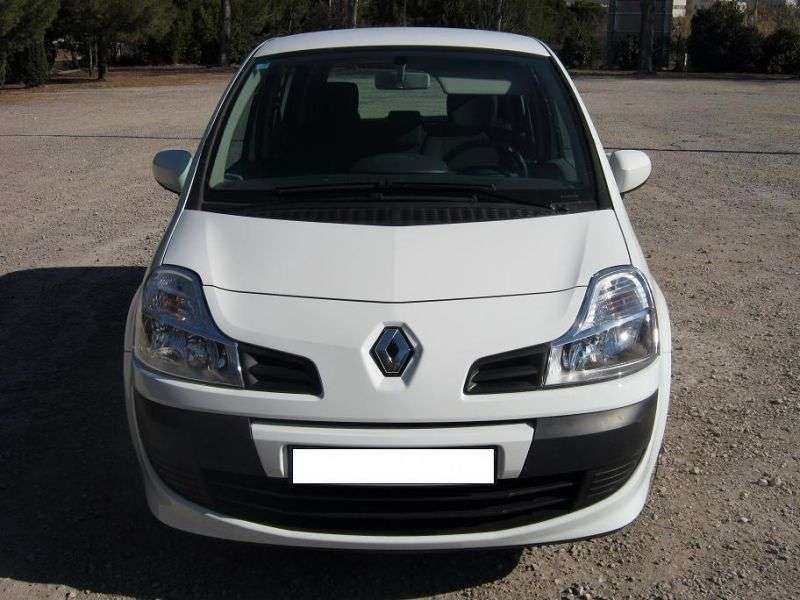 5 drzwiowy minivan Renault Modus drugiej generacji 1,6 mln ton (2007 2012)