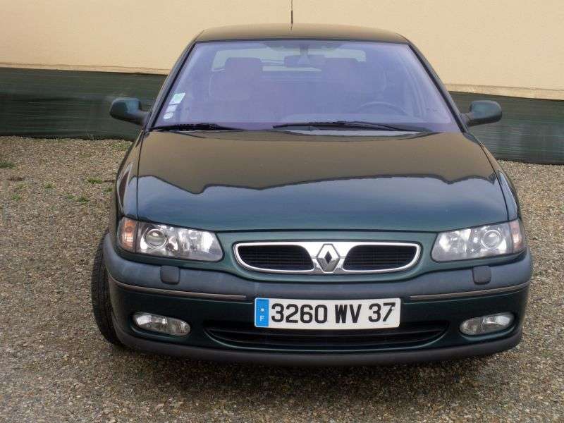 Renault Safrane 1. generacja [zmiana stylizacji] Questor hatchback 5 drzwiowy. 2,5 MT (1996 2000)