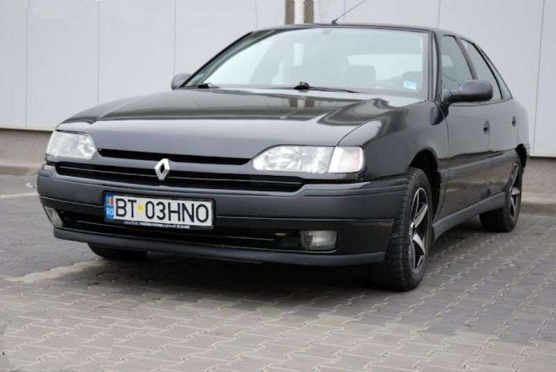 5 drzwiowy hatchback Renault Safrane pierwszej generacji 2,0 MT (1992 1996)