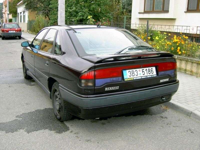 Renault Safrane 1st generation hatchback 5 dv. 2.2 AT (1992–1996)