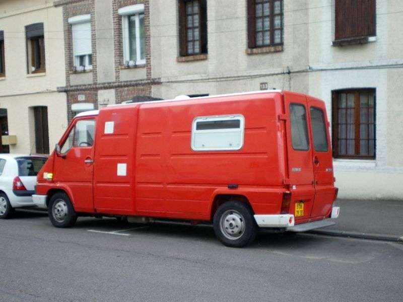 Renault Master 1st generation [restyled] van 2.5 TD L3H1 MT (1994–1997)