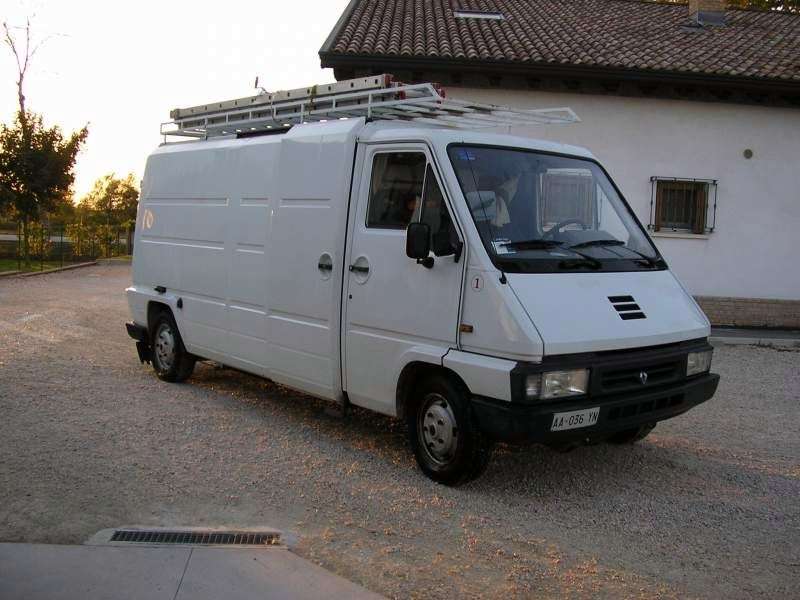 Renault Master 1st generation [restyled] van 2.2 L3H2 MT (1994–1997)