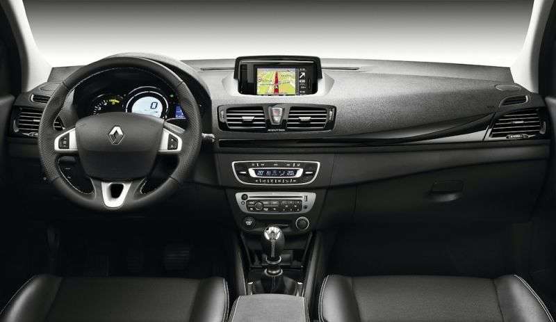 Renault Megane trzeciej generacji [zmiana stylizacji] hatchback 5 drzwiowy. 1,6 AT Dynamique (2012–2013)