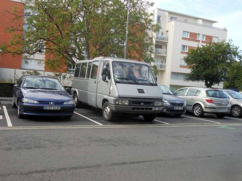 Renault Master 1. generacja [zmiana stylizacji] Minibus 2.5 D L2H2 MT (1994 1997)