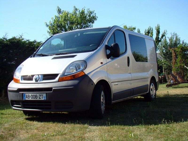Renault Trafic Kombi 2 drzwiowej generacji 4 drzwi 1.9 dCi L2H1 MT (2001 2006)