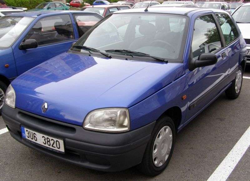 Renault Clio pierwszej generacji [zmiana stylizacji] hatchback 3 drzwiowy. 1,8 MT (1996 1998)