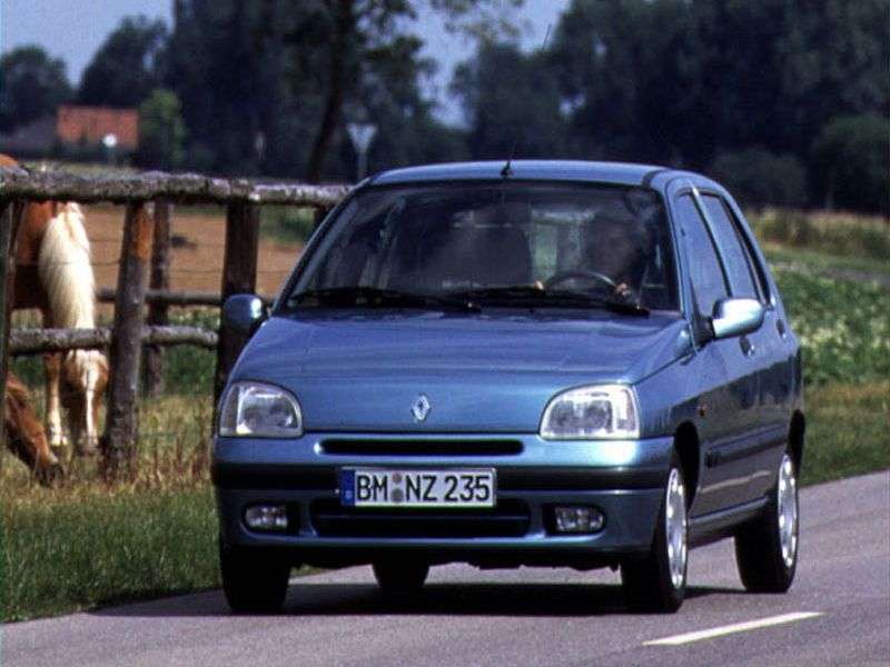 Renault Clio pierwszej generacji [zmiana stylizacji] hatchback 5 drzwiowy. 1,8 MT (1996 1998)