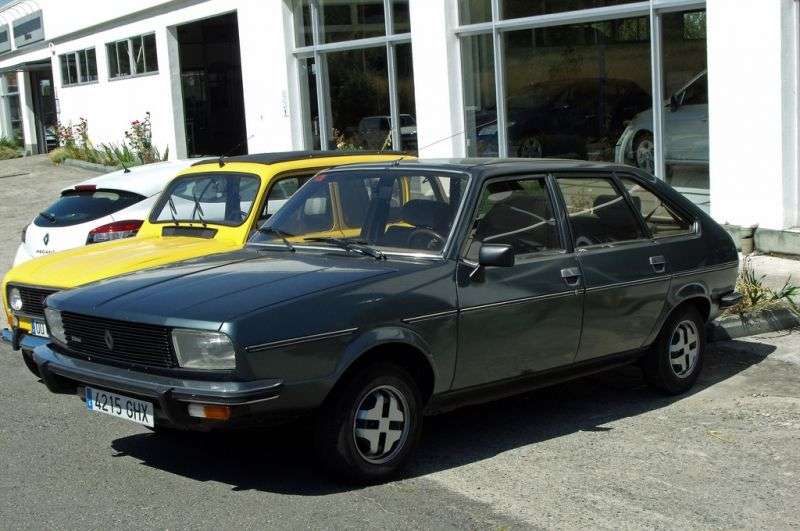 Renault 20 1 generation hatchback 2.2 MT (1982–1984)