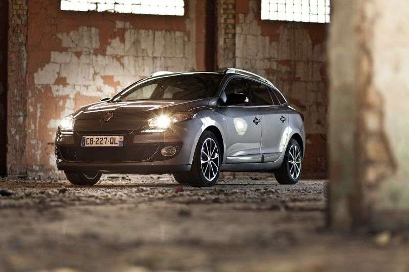 Renault Megane trzeciej generacji [zmiana stylizacji] kombi 5 drzwiowe. 1,6 dCi MT (2012 do chwili obecnej)