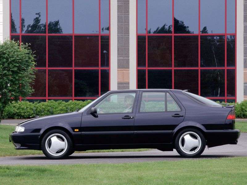 Saab 9000 2nd generation hatchback 2.3 MT (1993–1998)