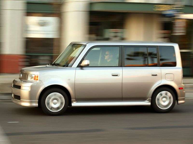 Scion xB 1st generation minivan 1.3 AT (2003–2008)