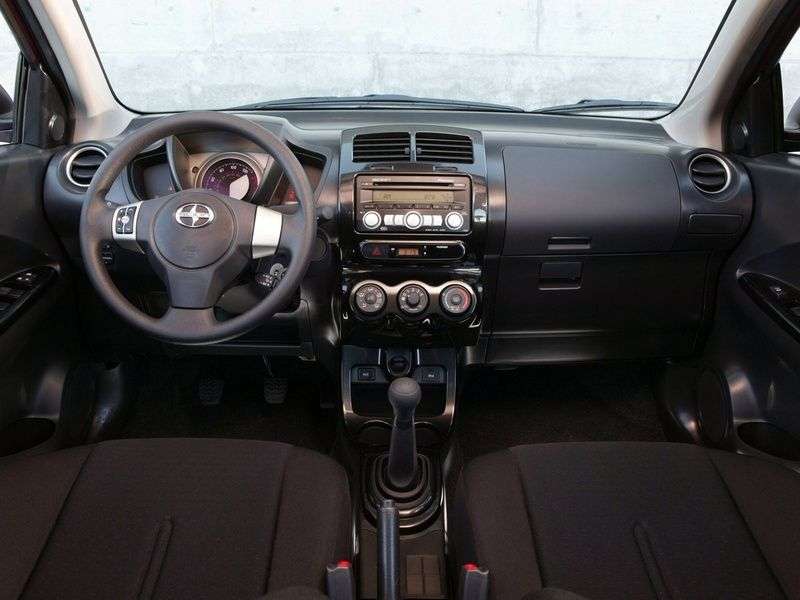Scion xD hatchback 1.generacji 1.8 MT (2007 obecnie)
